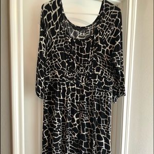 Black and white dress. XL